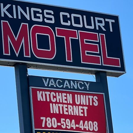 Kings Court Motel Cold Lake Екстериор снимка