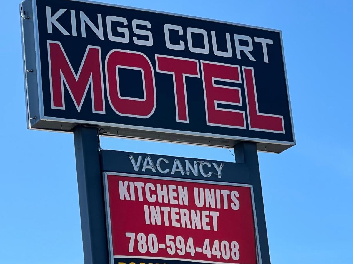 Kings Court Motel Cold Lake Екстериор снимка
