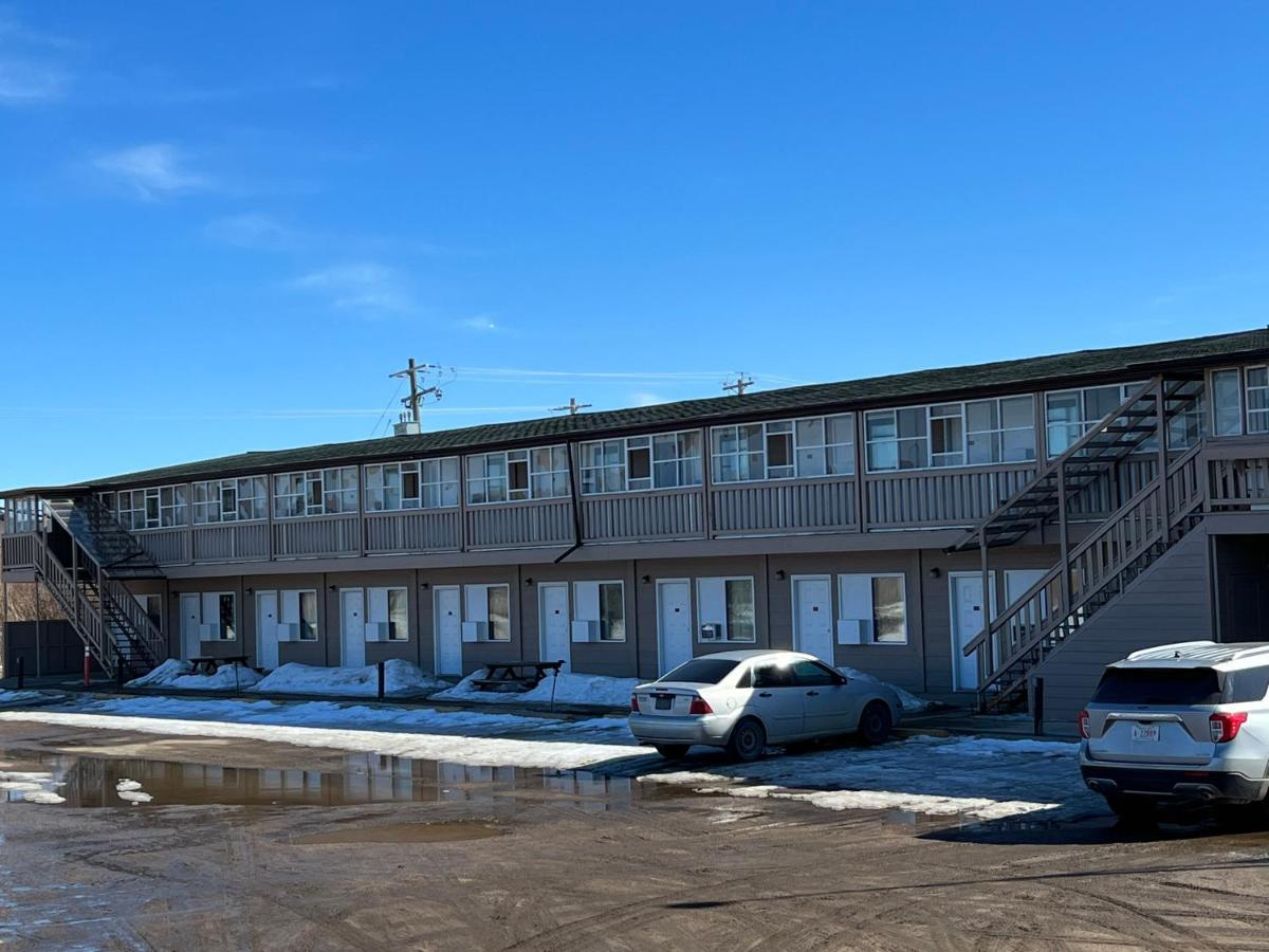 Kings Court Motel Cold Lake Екстериор снимка