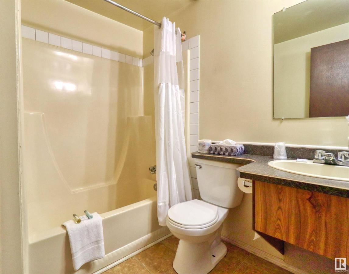 Kings Court Motel Cold Lake Екстериор снимка
